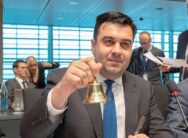 Fost ministru al Transporturilor, reținut; este acuzat că a încercat să-l mituiască pe directorul RAR