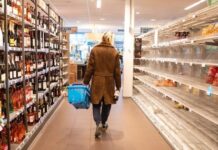 Plafonarea adaosului comercial la alimentele de bază, prelungită până la finalul anului Foto: Digi 24