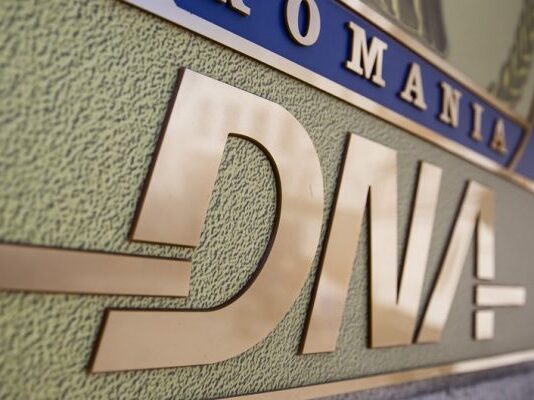 Control judiciar pe cauțiune pentru un director din domeniul feroviar, acuzat de dare de mită Sursa foto: www.g4media.ro