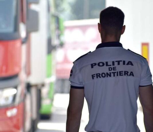 Polițist de frontieră pus sub interdicție de a mai exercita profesia, după ce a primit mită prin Revolut