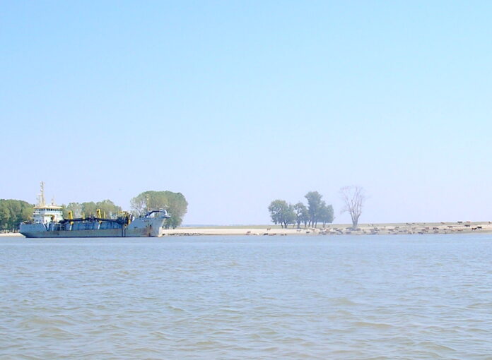 Navigație pe Dunărea Maritimă