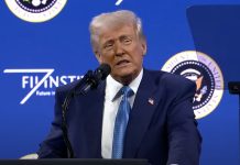 Donald Trump declară că este de acord să suspende bombardamentele împotriva Iranului