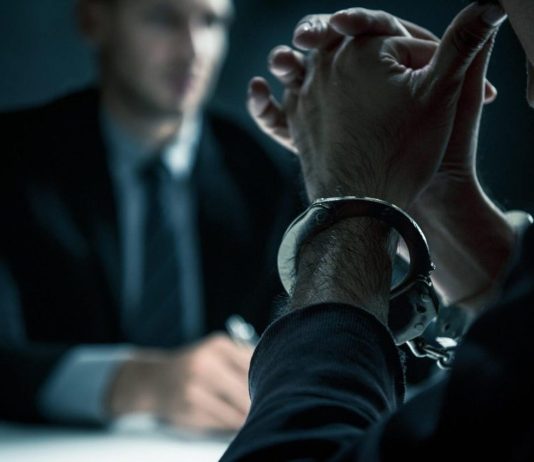 Cetățean ucrainean reținut după un flagrant; a primit bani, dându-se drept angajat al Băncii Naționale