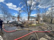 Incendiu devastator în Vrancea, zeci de gospodării distruse; Guvernul pregătește ajutoare de urgență