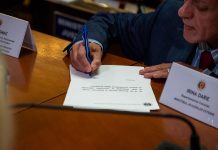 Noi cetățeni români au depus jurământul la ASE București, într-o ceremonie dedicată Zilei Europei