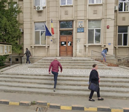 Doi bărbați din Bacău, arestați după ce au lovit și amenințat polițiștii
