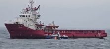 Incendiu la bordul unei nave comerciale lovită de o dronă la aproximativ 13 mile marine est de Constanța